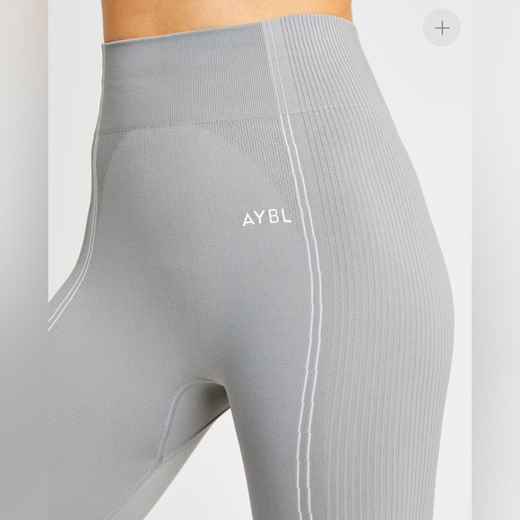 Reflex Seamless Legging - Picture 3 of 7